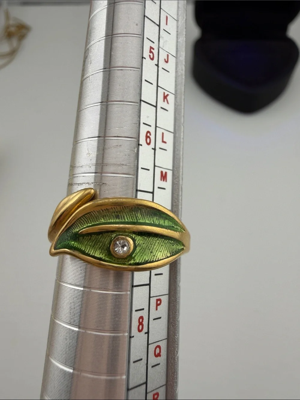 Vintage Gold-Tone Green Enamel Leaf Accent Ring with Center Stone